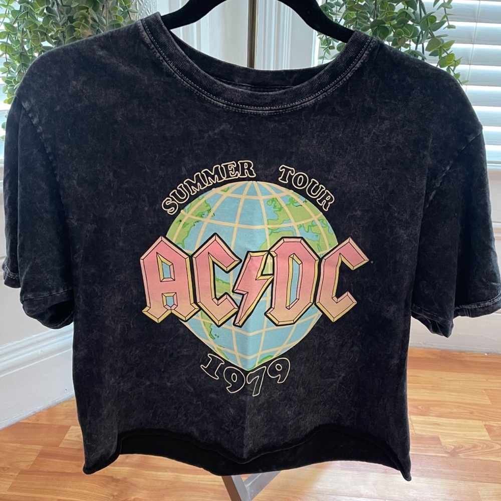 AC/DC crop top